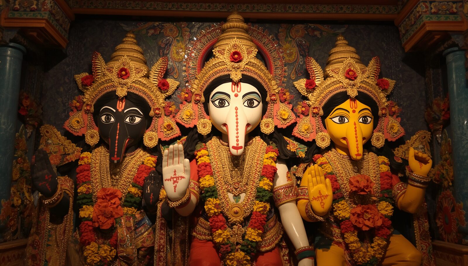 जगन्नाथ — चित्र: महानेत्र एवं रथ-चक्र